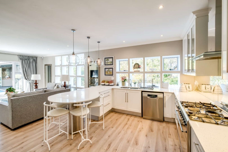 6 Bedroom Property for Sale in Newlands Western Cape